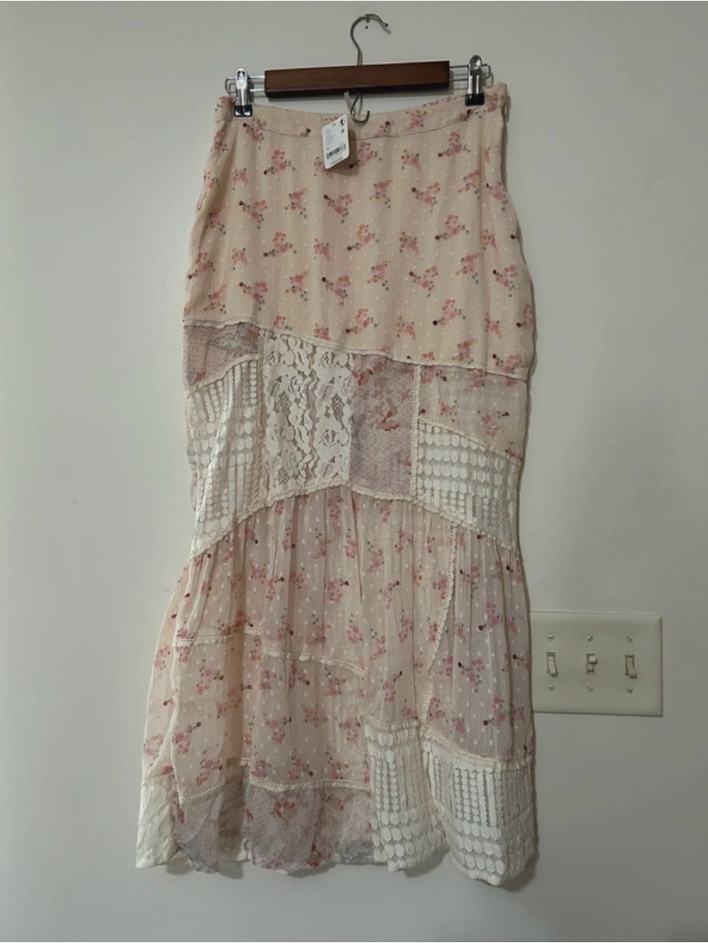 Free People Daniella Maxi Skirt Sheer Floral Soft Pink NWT sz M - Picture 3 of 8